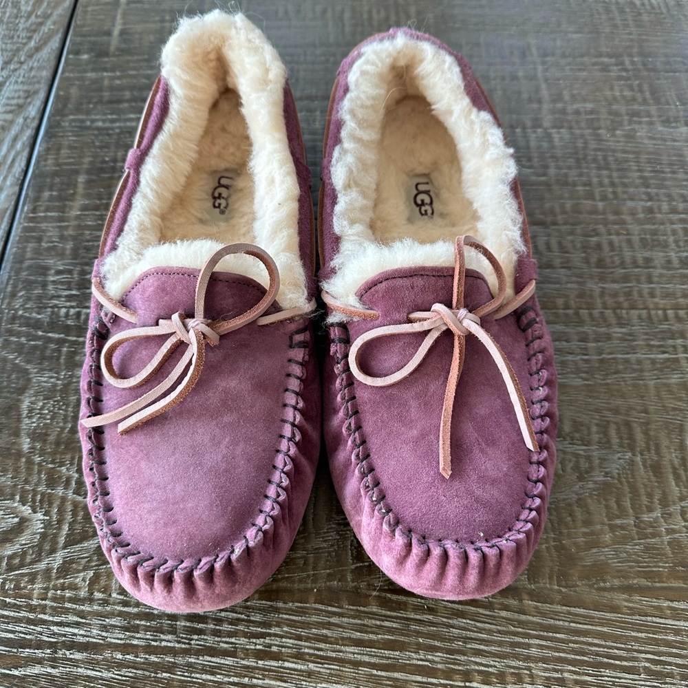 New UGG Women’s Dakota Moccasin Slippers